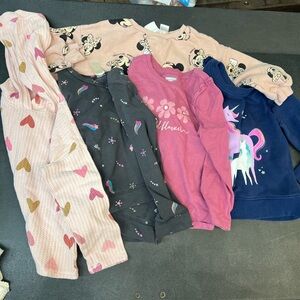 Sweatshirt bundle size 4T!